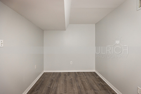 JUR52035
