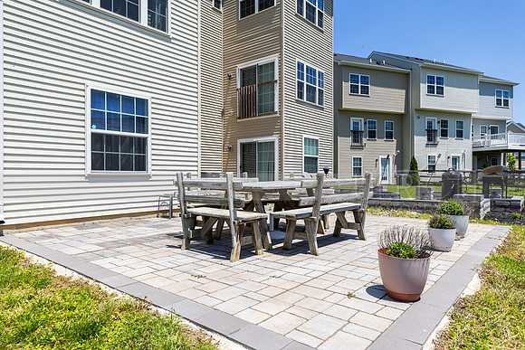 1115 Wickersham Dr-25